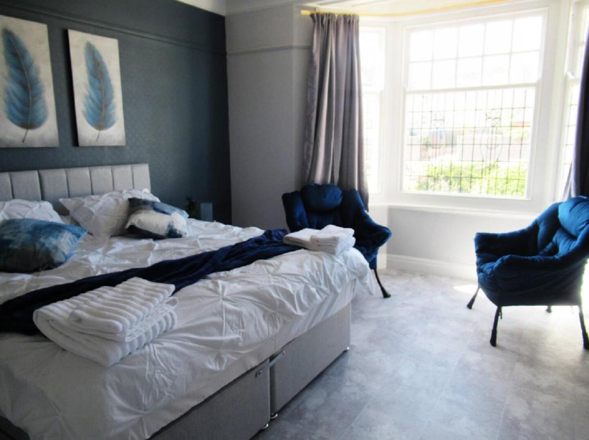 Lovely, Cosy Beachside Cottage 1 - Perfect Location Llandudno Exterior photo
