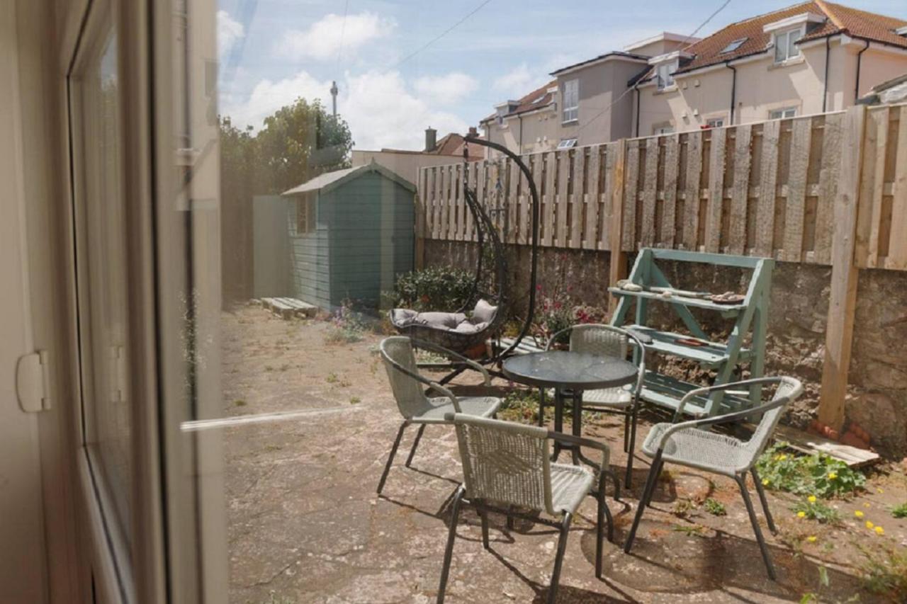 Lovely, Cosy Beachside Cottage 1 - Perfect Location Llandudno Exterior photo