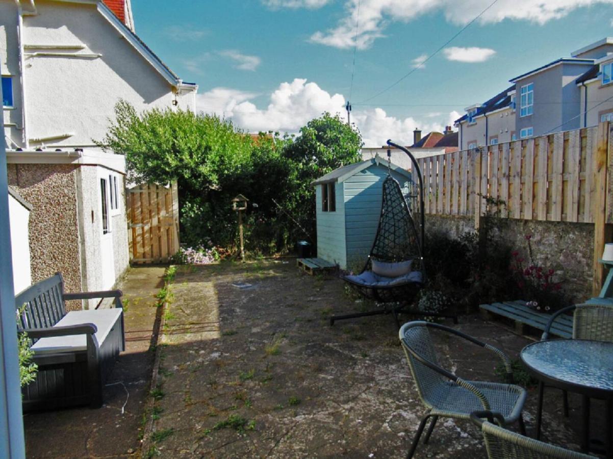 Lovely, Cosy Beachside Cottage 1 - Perfect Location Llandudno Exterior photo