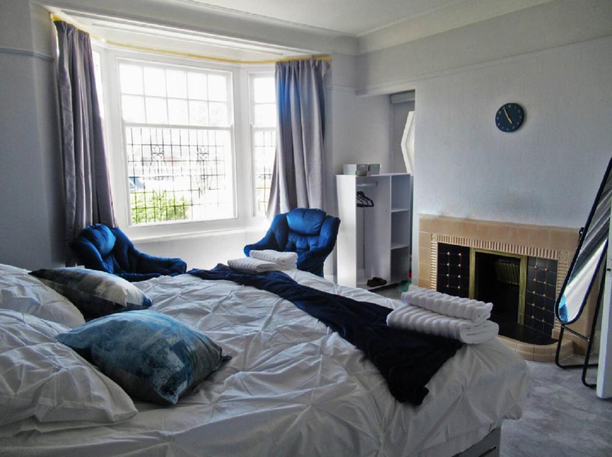 Lovely, Cosy Beachside Cottage 1 - Perfect Location Llandudno Exterior photo