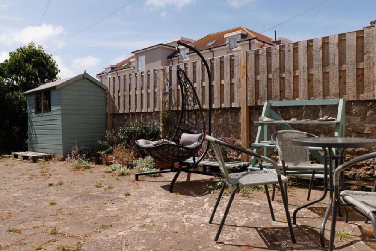 Lovely, Cosy Beachside Cottage 1 - Perfect Location Llandudno Exterior photo